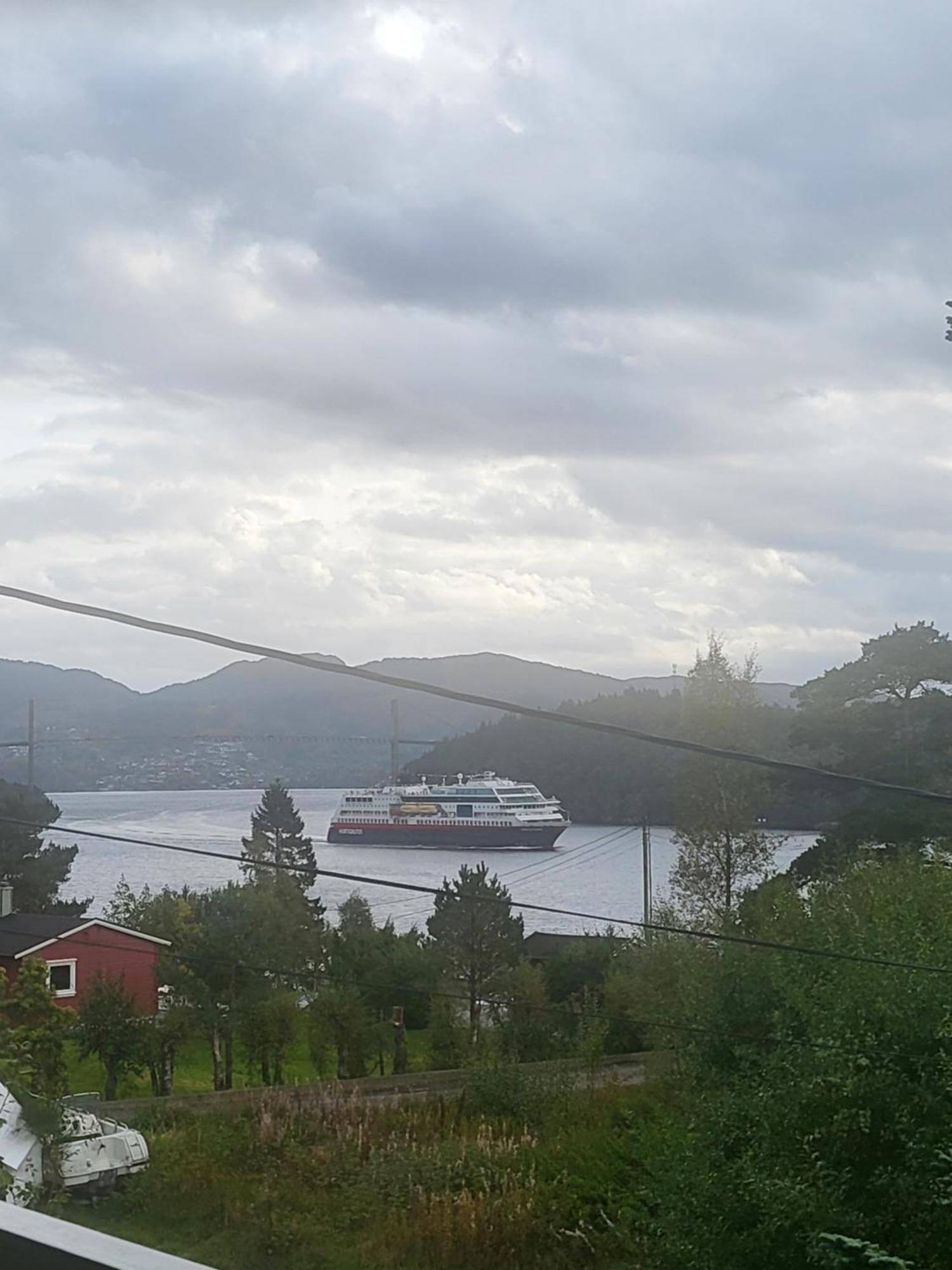 Bergen Apartment With Fjord View Isdalsto Eksteriør billede